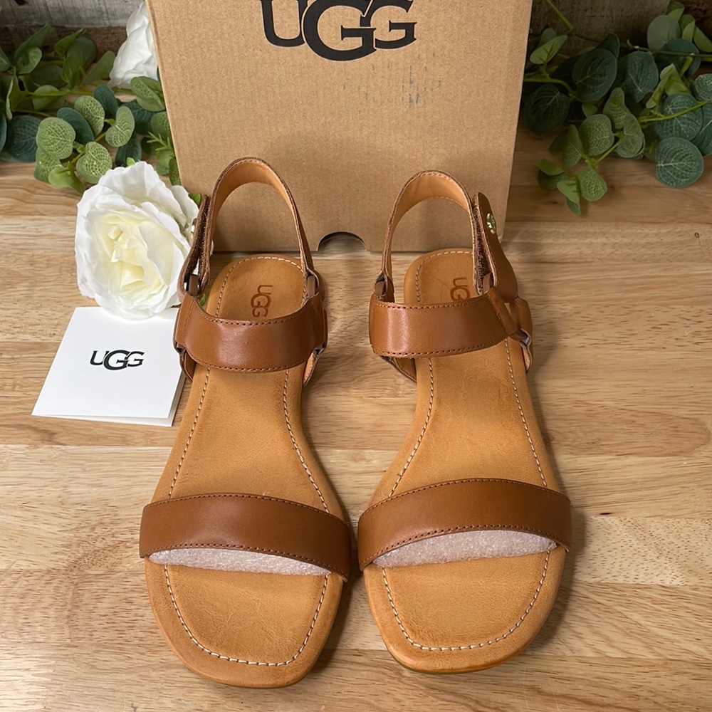 UGG Rynell Flat Strap Sandal 9.5M